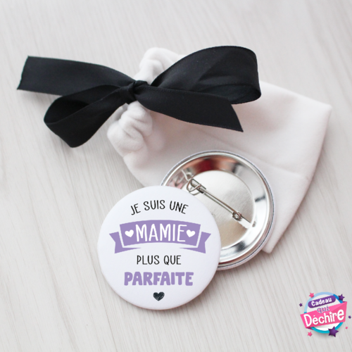 Badge épingle mamie - 50 mm - idée de cadeau mamie - cadeau anniversaire - choix de l'image