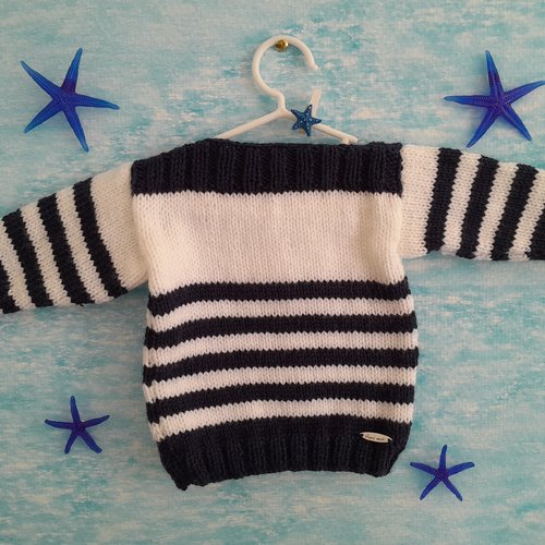 Pull style marin , taille 6 mois , laine acrylique certifiée oekotex, tricoté à la main