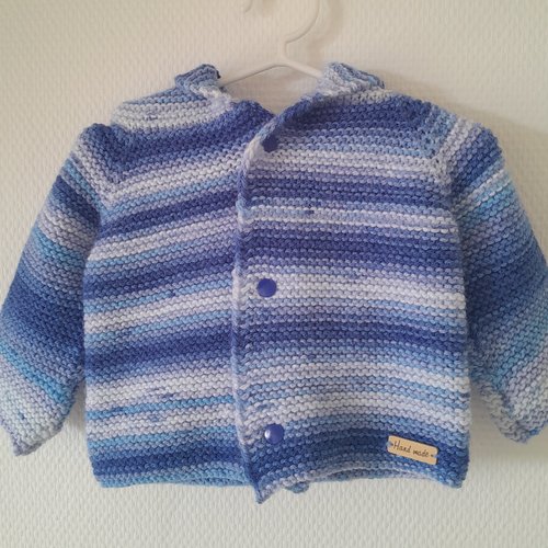 Veste bébé 3/6 mois , laine bleu dégradé, 100% acrylique,  tricoté à la main