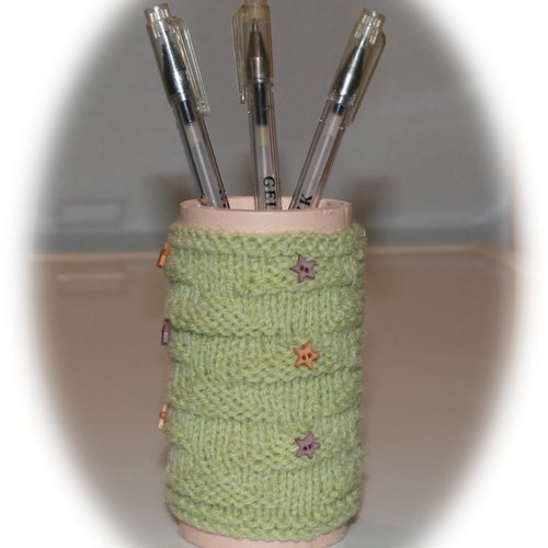 Pot à crayons avec une housse en laine pistache