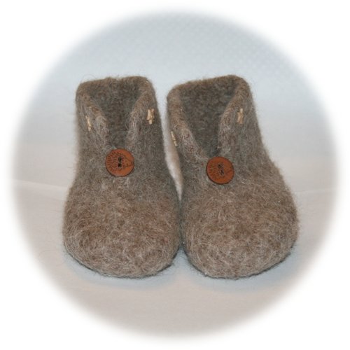 Chaussons bottines pour enfants en laine feutrée grège ornés hérisson