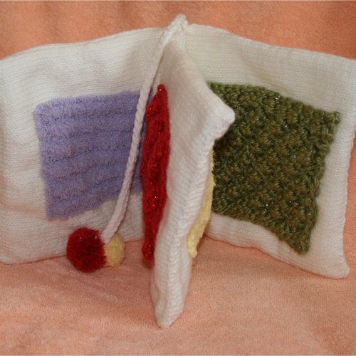 Jelitoudou textures livre d'éveil en laine
