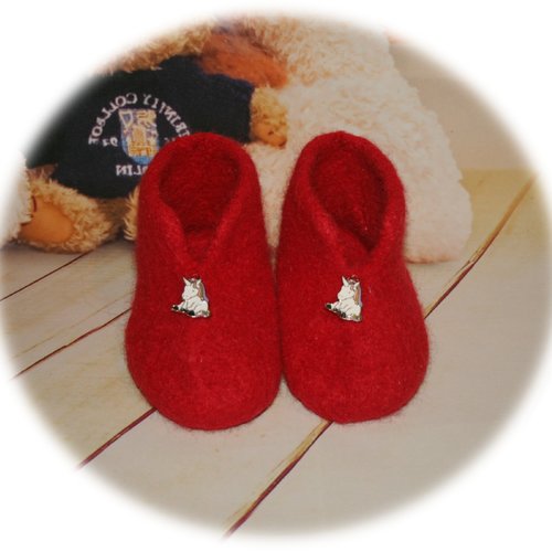 Chaussons bottines pour enfants feutrés rouges décor licorne