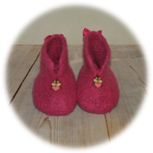 Chaussons bottines pour enfants feutrés rose décor écureuil