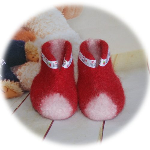 Chaussons bottines pour enfants feutrés rouge et blanc