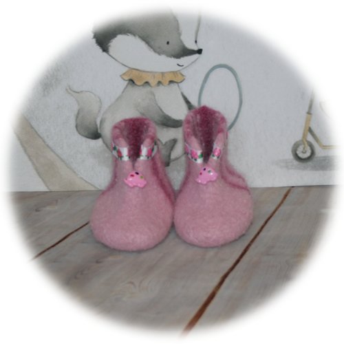 Chaussons bottines pour enfants rayés roses décor tortue 9 mois