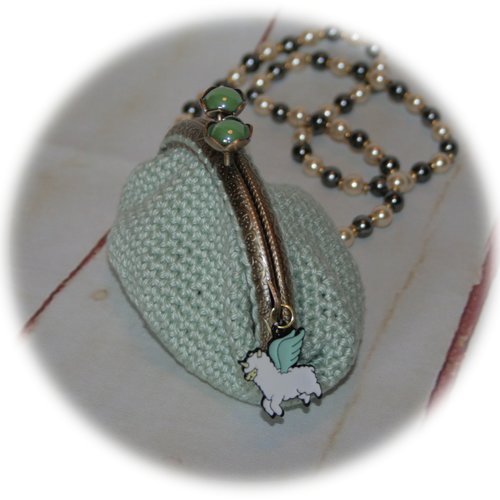 Porte-monnaie en coton vert amande fermoir bronze & breloque alpaga