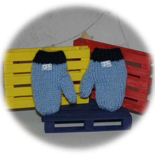 Moufles enfants 6 mois duo de bleus ornées bouton carte postale