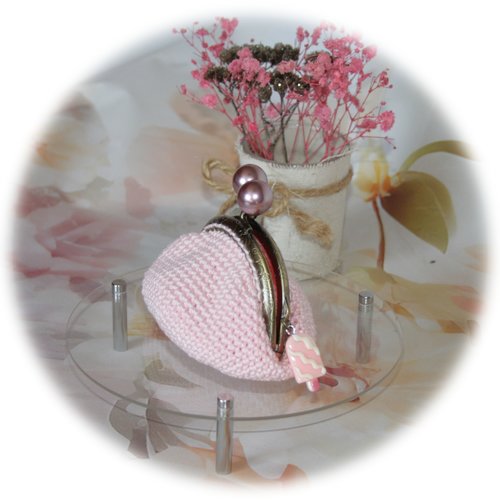 Porte-monnaie en coton rose dragée orné boules nacrées et  breloque esquimau
