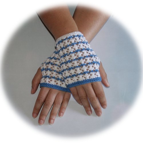 Mitaines d’été en coton blanc et bleu point ajouré