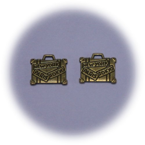 Lot de 2 breloques rectangulaires forme valise en métal couleur bronze.