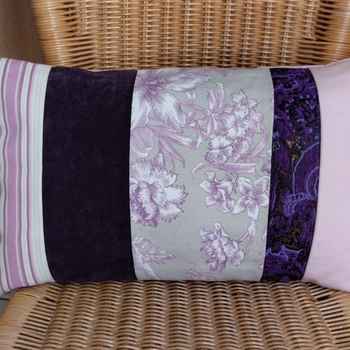 Housse de coussin long fait main harmonie de rose, mauve et violet 50x30