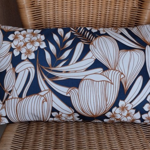 Housse de coussin long fait main floral esprit nature 50x30