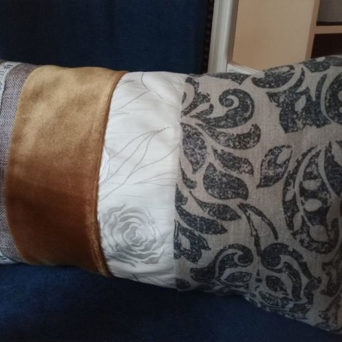 Housse de coussin long fait main harmonie jaune or et gris/beige 50x30