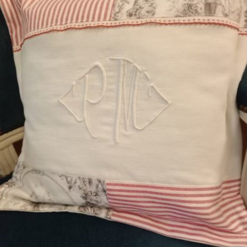 Housse de coussin superbe monogramme "pm" rayures toile de jouy et drap ancien