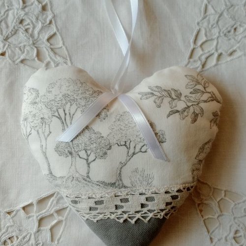 Coussin de porte coeur à suspendre toile de jouy grise ancienne