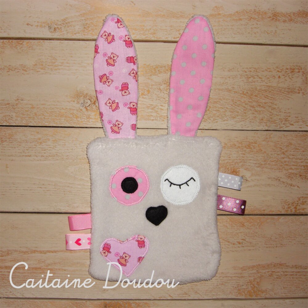 doudou lapin plat