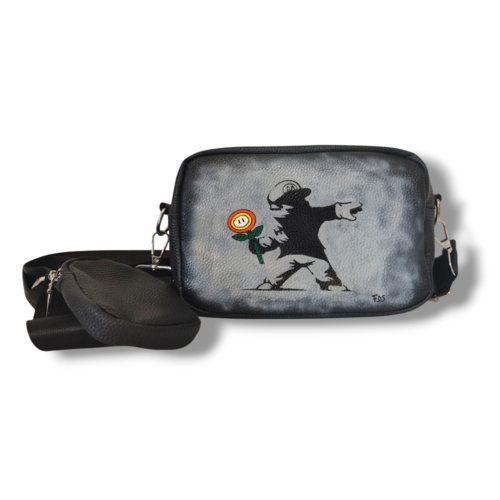 Sac customisé à la main – mario street art façon banksy