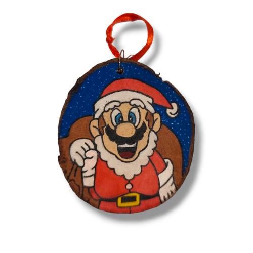 Suspension de noël mario bros en rondelle de bois – peinte à la main – mario version père noël