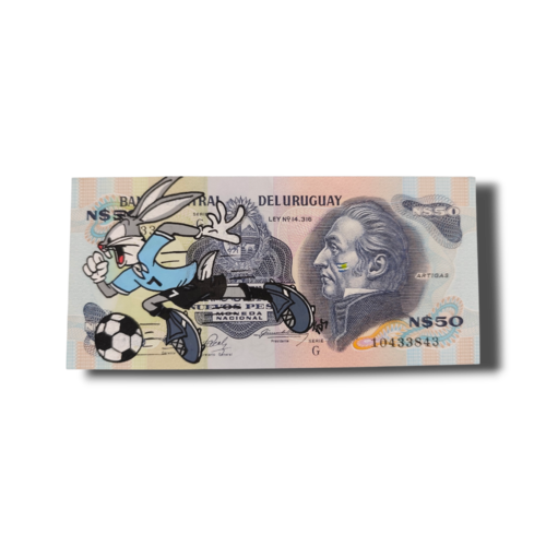 Peinture originale "bugs bunny en uruguay" – custom sur authentique billet de banque – thème foot coupe du monde 2026
