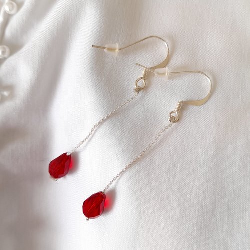 Boucles d'oreilles chaînette, perles rouge profond en cristal swarovski