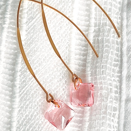 Boucles d'oreilles laiton doré et cristal swarovski rose