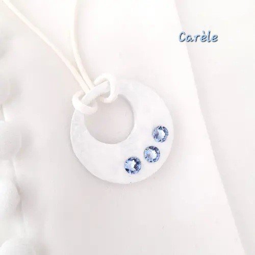 Collier blanc cristaux swarovski bleus
