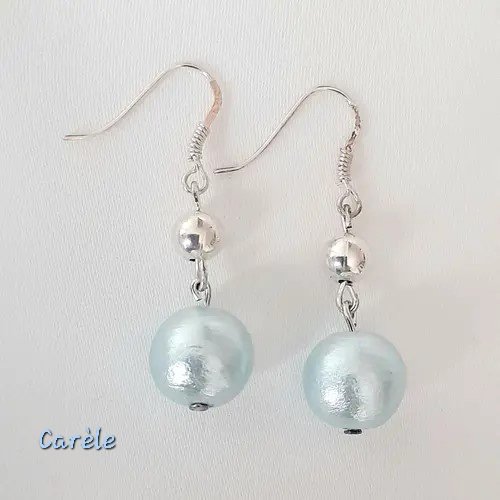 Boucles d'oreille argent 925 et perle couleur bleu-gris très clair