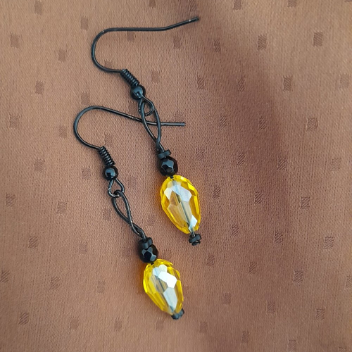 Boucles d'oreilles en jaune et noir