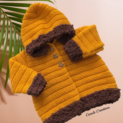 Manteau avec capuche ou gilet pour bébé, taille 3 mois en laine layette moutarde, contours polaire marron foncé