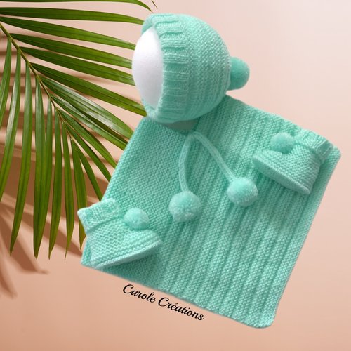 Ensemble bébé taille naissance à 3 mois, poncho + bonnet + chaussons, laine layette douce chaude et confortable, vert tendre pastel