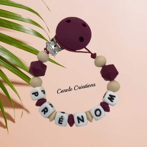 Attache tétine personnalisée en silicone, modèle mixte fille ou garçon, forme hexagone, beige clair et rouge vin bordeaux