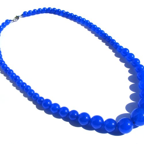 Collier perles pierres jades bleues