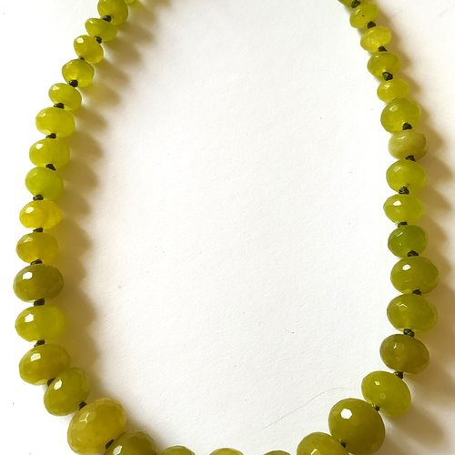 Collier perles rondelle péridot à facette verte