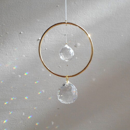 Attrape soleil little circle boules cristal 20 et 30 mm laiton et cristal, à suspendre pour illuminer votre maison d'arc en ciel décoration