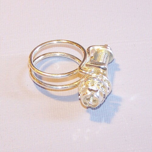 Bague "acier dézingué" plaquée argent "anneau et écrous" taille 66 à 68 unisexe