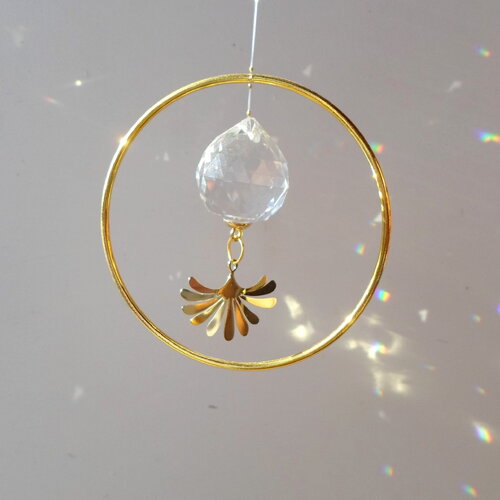 Attrape soleil single circle 10 cm eventail boule cristal 30 mm en laiton doré et transparent à suspendre pour illuminer votre maison