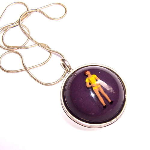 Pendentif boule lilliputiens "timide" support plaqué argent et chaîne en argent