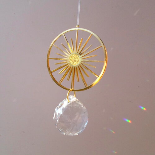 Attrape soleil single soleil boule cristal 30 mm en laiton et transparent à suspendre pour illuminer votre maison