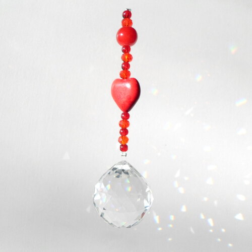 Saint valentin, feng shui attrape soleil suncatcher boule facettes 30 mm, rouge, une perle cœur en agate pour illuminer votre amour