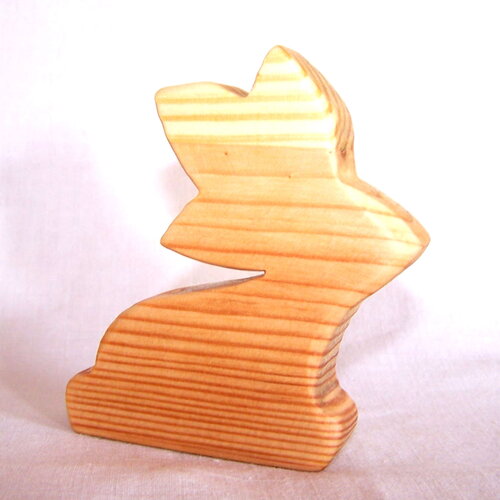 Petit totem lapin lotus fait main bois de pin recyclé