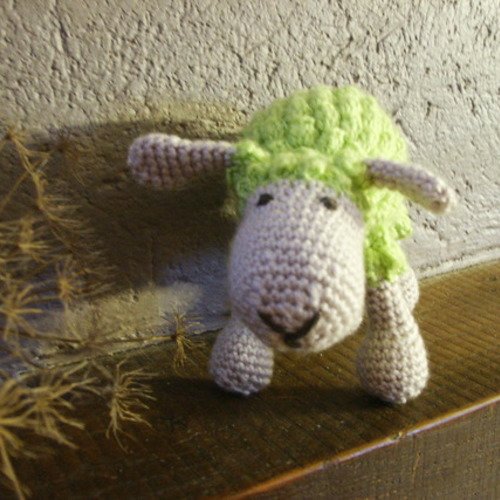 Doudou en laine petit mouton 