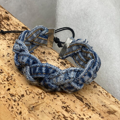 Bracelet en jean recyclé tressé - bijou écoresponsable - mode durable