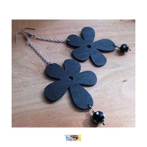 B.o. fleur bois noir, perles porcelaine, boucle d'oreille bois et porcelaine, acier
