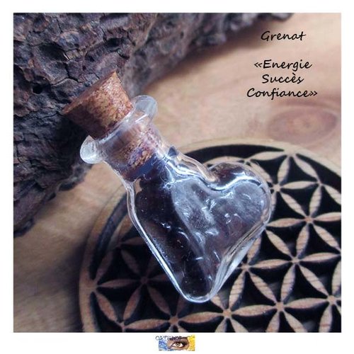 Bouteille à souhaits - pierres grenat "energie-succès-confiance" - fiole "cœur oblique" en verre bouchon liège