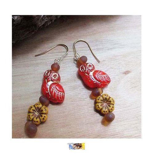 B.o. chouette, perles verre tchèque, orangé/or, perle fleur hawaïenne jaune or, boucle oreille chouette, chouette verre, acier or