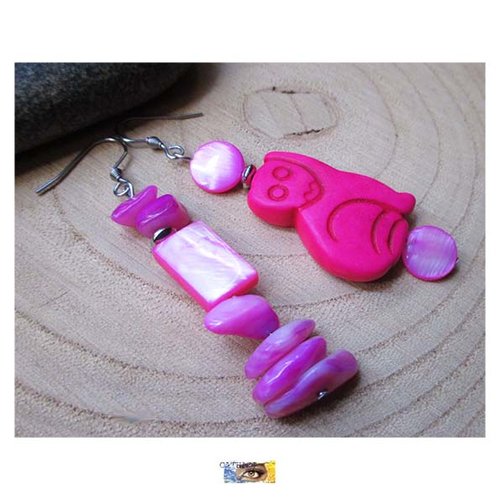 B.o. asymétrique "chats" howlite et nacre rose - acier inoxydable, chat pierre, boucle chat pierre