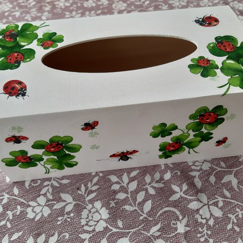 Boîte à mouchoirs porte bonheur
