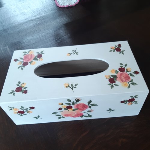 Boîte à mouchoirs motifs bouquets de roses