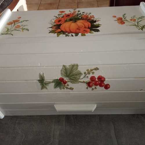 Boîte ou huche à pain relookée